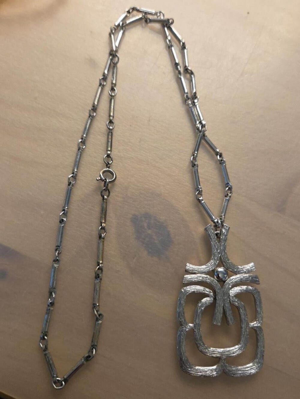 Vintage Avon 1970s Modernist Silver Tone Articulated Geometric Pendant Necklace